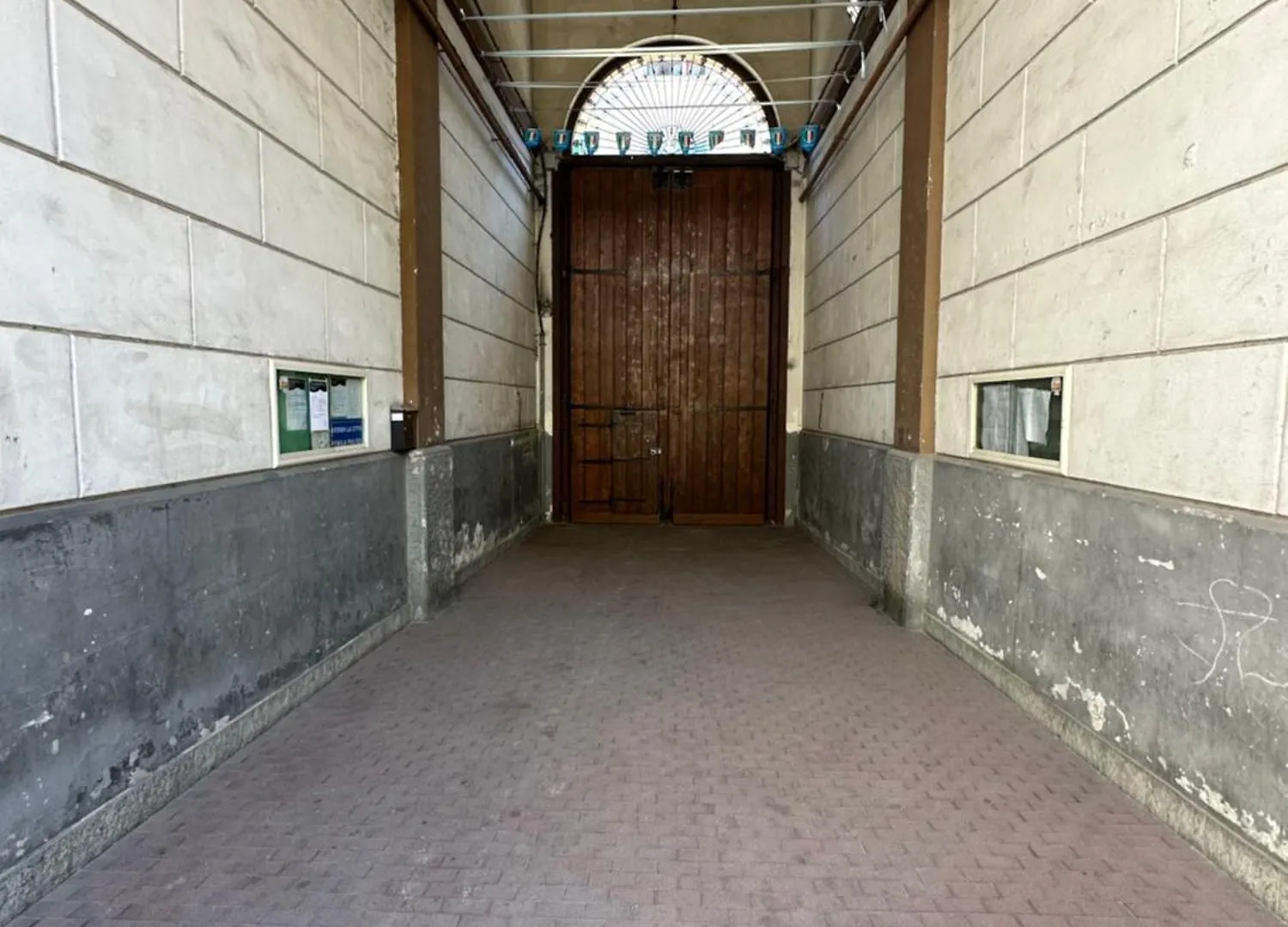 Lahalle 51 Naples 0*,  Italy