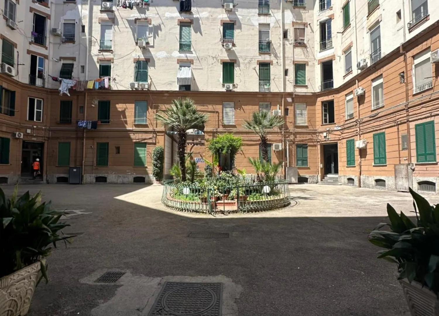 Lahalle 51 Naples